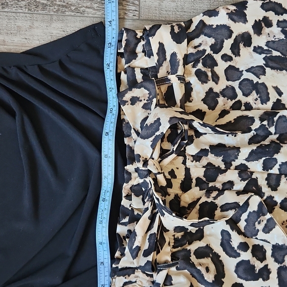 Leopard pants, sz M - Picture 7 of 8